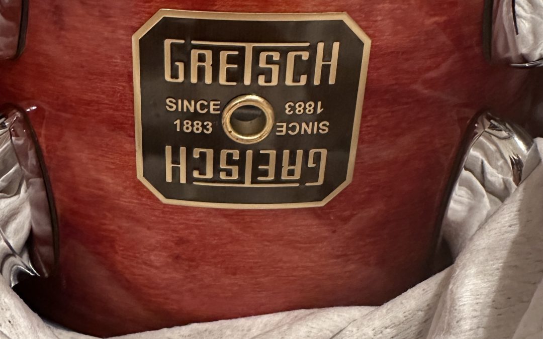 Gretsch USA Custom Drums Unboxing: Burnt Orange Gloss Lacquer with Vintage Square Badges